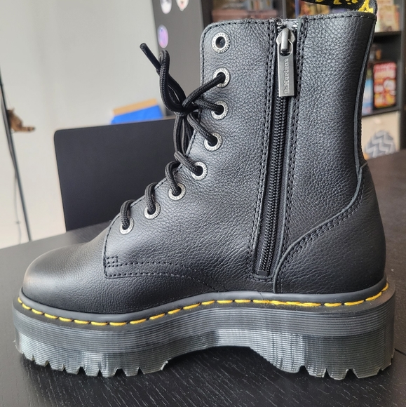 Doc Martens Jadon III platforms size 7 W - Picture 6 of 8